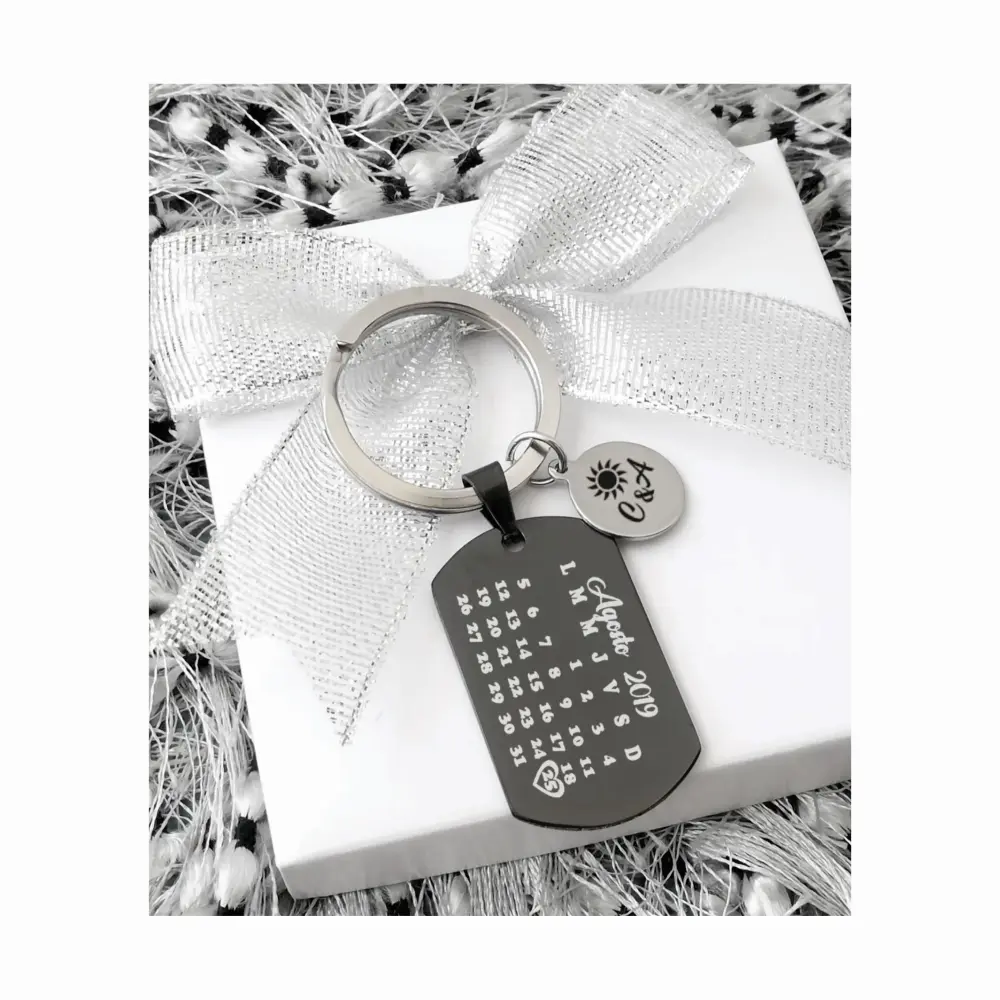 colores3 llavero negro y dije