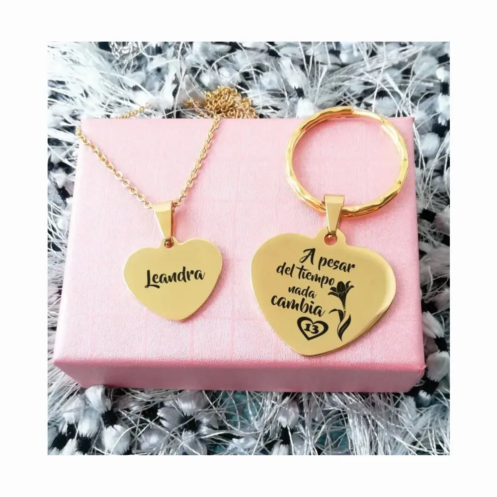 03 Juego collar y Llavero Dorado