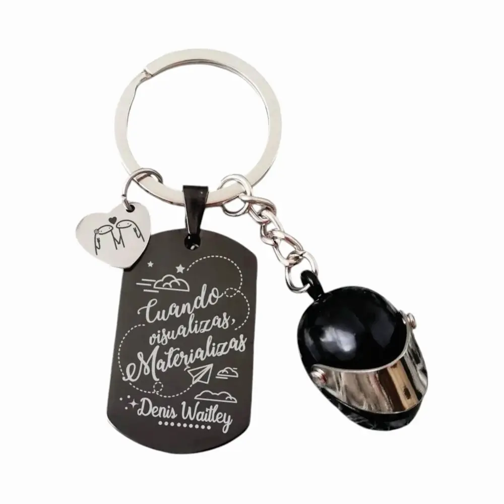 09 llavero casco y dije